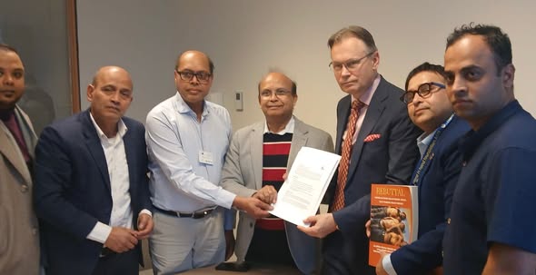 প্রহসনের নির্বাচন বন্ধে ইউরোপীয় ইউনিয়নের সদর দপ্তরের সামনে মানববন্ধন: বক্তব্য রাখেন, বঙ্গবন্ধু কন্যা শেখ হাসিনা