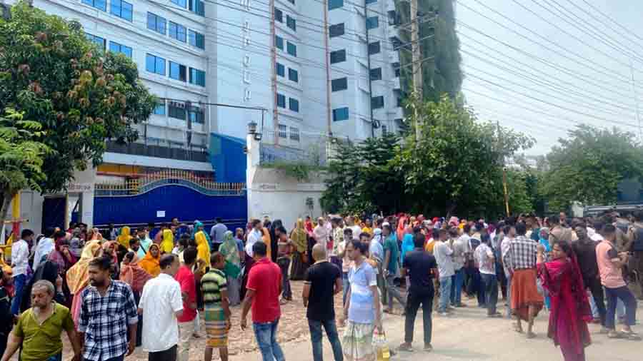 ঈদ করে কর্মস্থলে এসে দেখেন চাকরি নেই, ছাঁটাই করা হলো ১৮৬৮ শ্রমিককে
