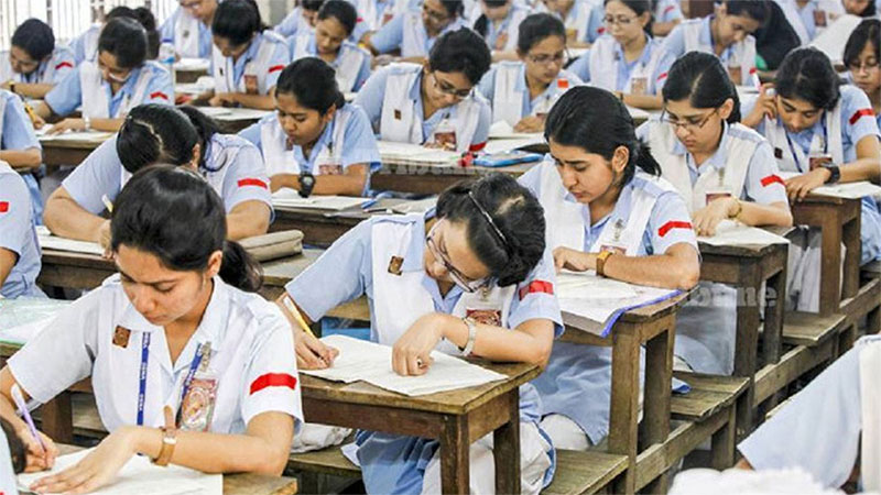 পদার্থবিজ্ঞানের পর রসায়ন পরীক্ষাতেও বিপর্যয়: ৮ সৃজনশীলের ৪টিতেই ভুল! শিক্ষার্থীদের সাথে এ কেমন তামাশা?