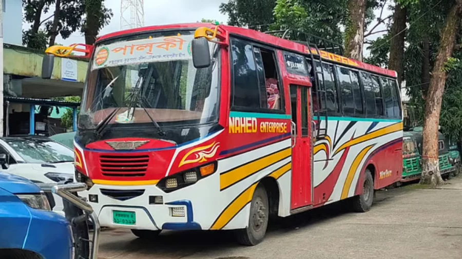 বোরকাপরা নারীর ইশারায় থামে বাস, ২০ মিনিটে ৫৭ লাখ টাকা লুট