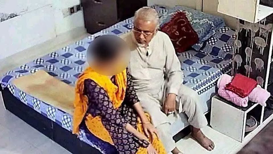 ক্ষমতা এবং ধর্মের যুগলবন্দী কীভাবে প্রান্তিক নারীকে নিংড়ে নিয়ে শেষে ছুঁড়ে ফেলে দেয়