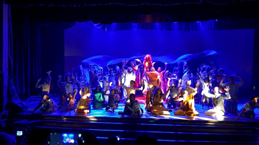 ৬০ শিল্পীর পরিবেশনায় ‘যশোর রোড’ মঞ্চস্থ
